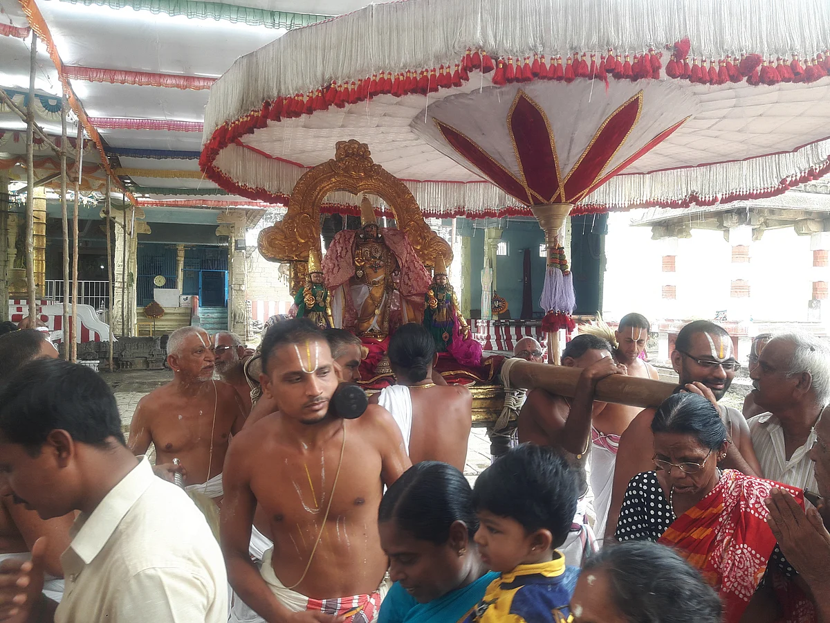காஞ்சிபுரம் வடகலை, தென்கலை மோதல்: ஆணையர் உத்தரவை ரத்து செய்த உயர் நீதிமன்றம்!