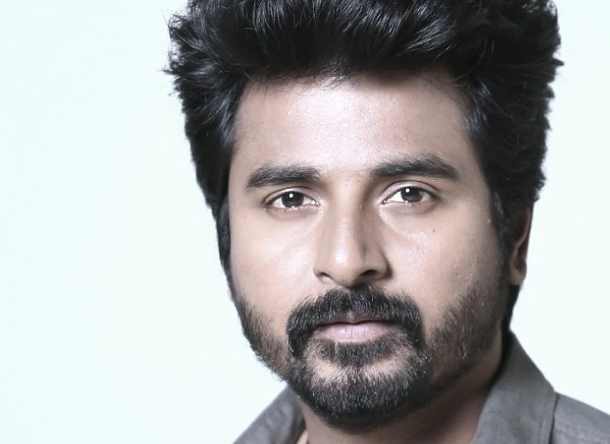 நடிகர் கார்த்தியுடன் மோதுகிறார் சிவகார்த்திகேயன்!