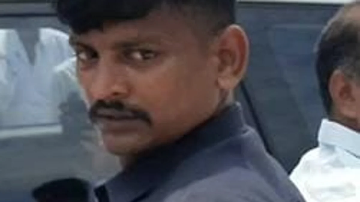 பாதுகாப்பு பணியில் இருந்து நீக்கப்பட்ட காவலர்
