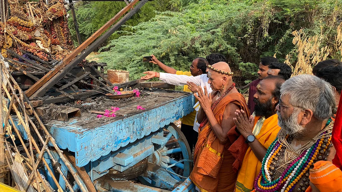 `ஆங்கிலேயர்களாலேயே முடியாதபோது இவர்கள் என்ன செய்துவிட முடியும்?'- மதுரை ஆதீனம் ஆவேசம்