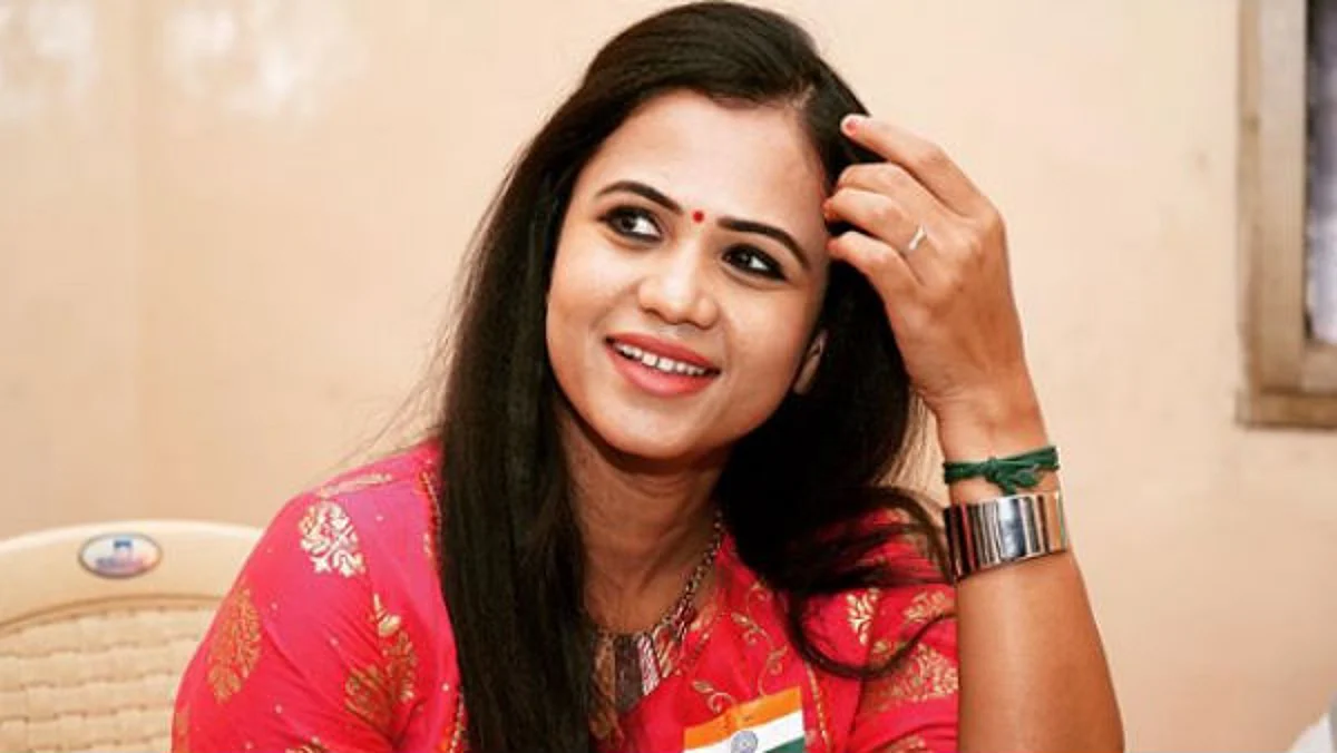 சினிமாவில் நடிக்கிறீர்களா?- ரசிகர்களின் கேள்விக்கு விஜே மணிமேகலை பளிச் பதில்!