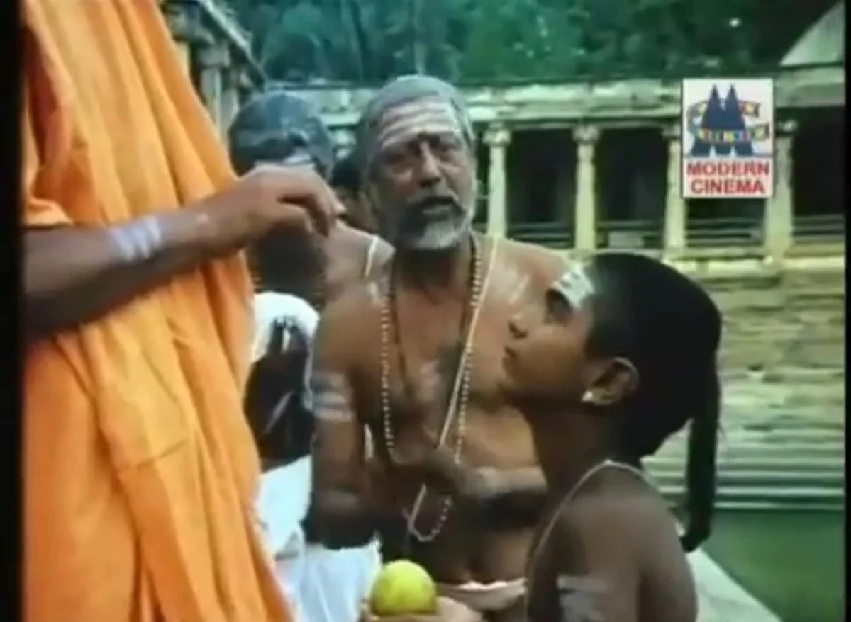 சிறுவனின் கேள்வியும், மடாதிபதியின் பதிலும்... பல்லக்கு ‘சர்ச்சைக்கு’ இணையாக உலா வரும் திரைப்பட காட்சி