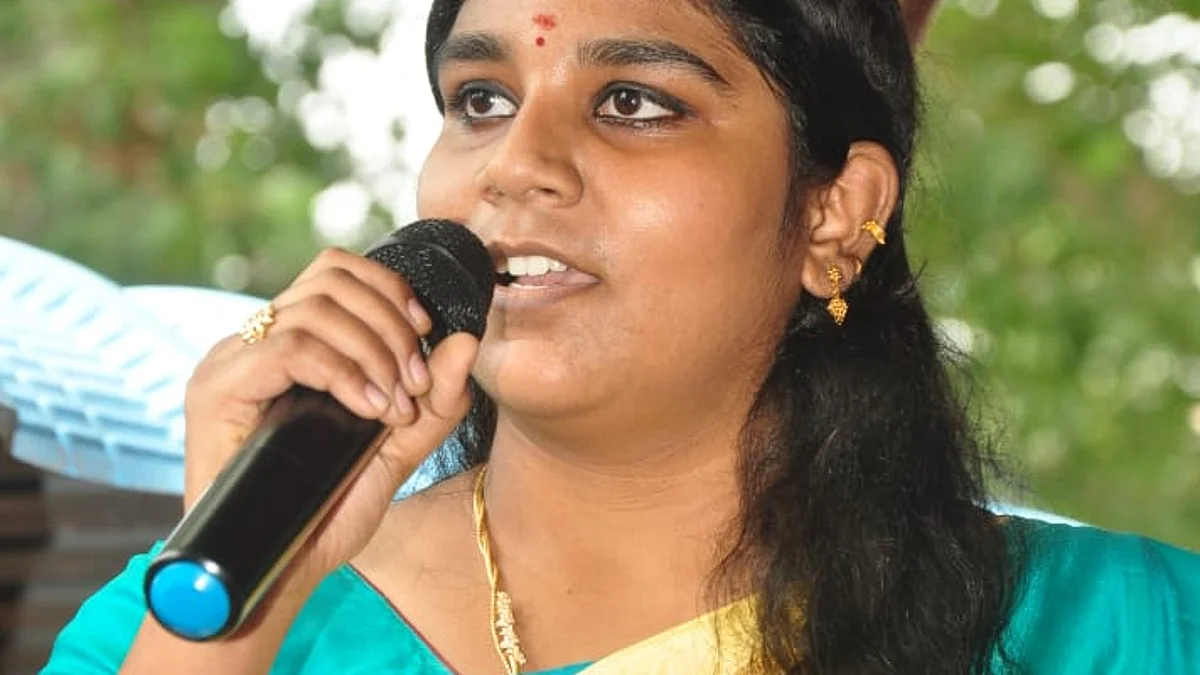 `பாரிவேந்தர் பகிரங்க மன்னிப்பு கேட்க வேண்டும்'- காடுவெட்டி குரு மகள் காட்டம்