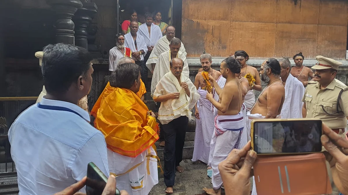 அறநிலையத் துறையினருக்கு அனுமதி மறுத்த தீட்சிதர்கள்: சிதம்பரத்தில் நடந்தது என்ன?