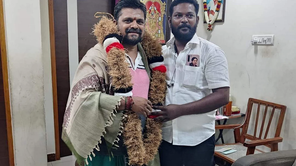 `உங்கள் ஆசியோடு பயணிக்க விரும்புகிறேன்'- புது அமைப்புத் தொடங்கினார் ஜெயலலிதா உதவியாளர் பூங்குன்றன்