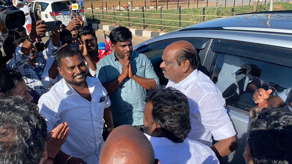வைத்திலிங்கத்துக்கு அளிக்கப்பட்ட வரவேற்பு