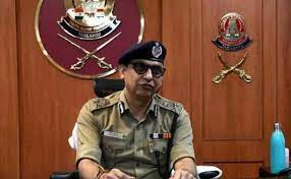 அரசு வேலை வாங்கித் தருகிறேன் எனச் சொல்பவர்களை நம்ப வேண்டாம்: அலர்ட் செய்யும் போலீஸ் கமிஷனர்!