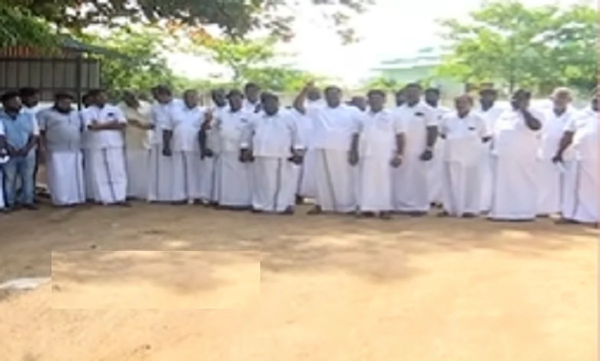 ஈபிஎஸ் பக்கம் சாயும் ஓபிஎஸ் ஆதரவாளர்கள்: அதிமுகவில் திடீர் திடீரென நடக்கும் மர்மங்கள்!
