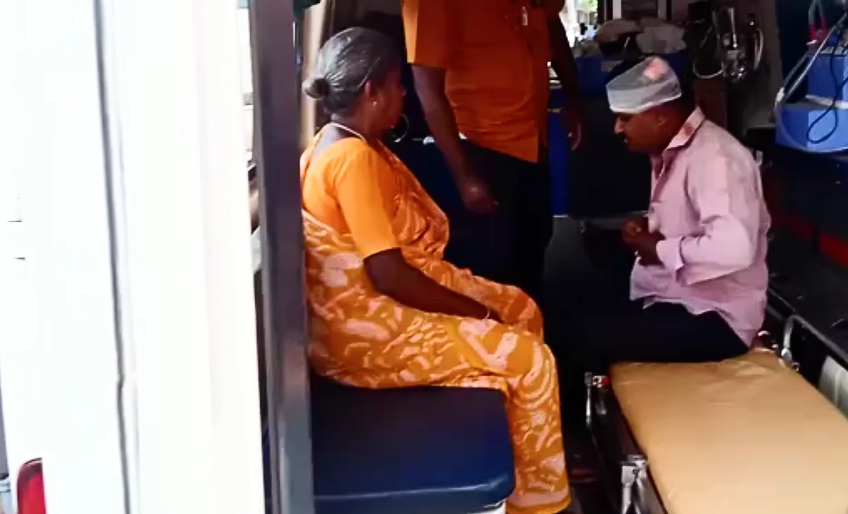 மருத்துவமனைக்கு அழைத்துச் செல்லப்படும் பாண்டியன்