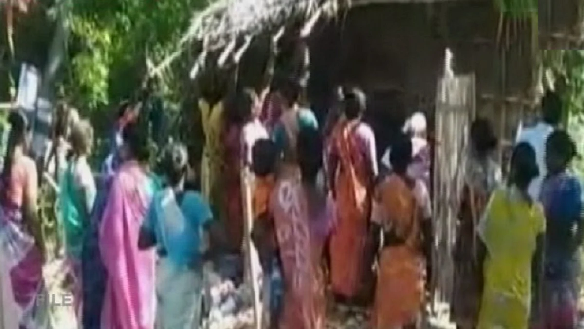 பலமுறை புகார் கொடுத்தும் நடவடிக்கை இல்லை… களமிறங்கிய பெண்கள்: சூறையாடப்பட்ட சாராயக்கடை!