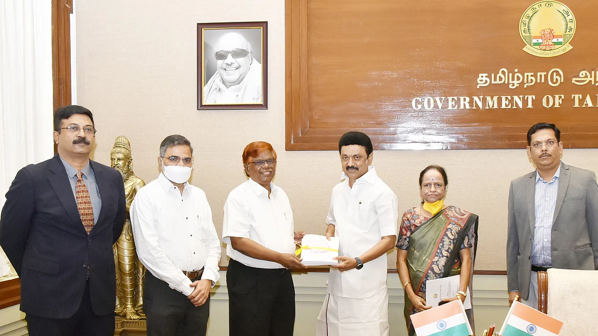 ஆன்லைன் சூதாட்டத்திற்கு வருகிறது தடை: பரிந்துரைகளை அளித்தது குழு!