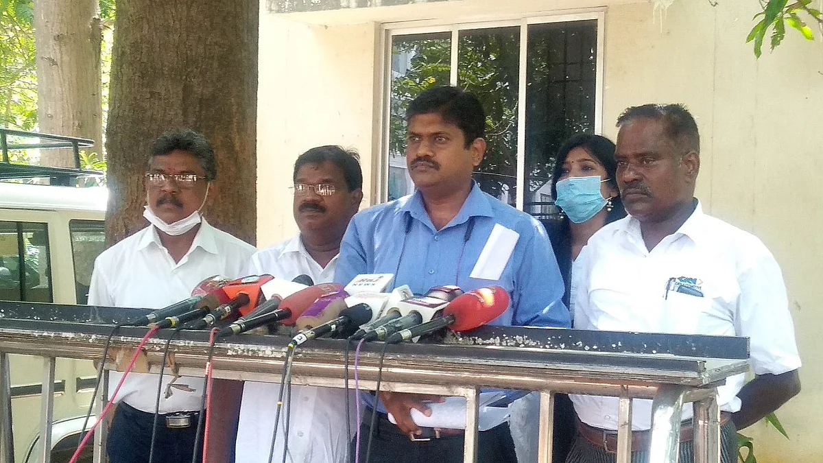 20 கோடி நிலத்தை திமுக பிரமுகரிடமிருந்து மீட்டுத்தாங்க… ஆணையர் அலுவலகத்தில் பரபரப்பு புகார்