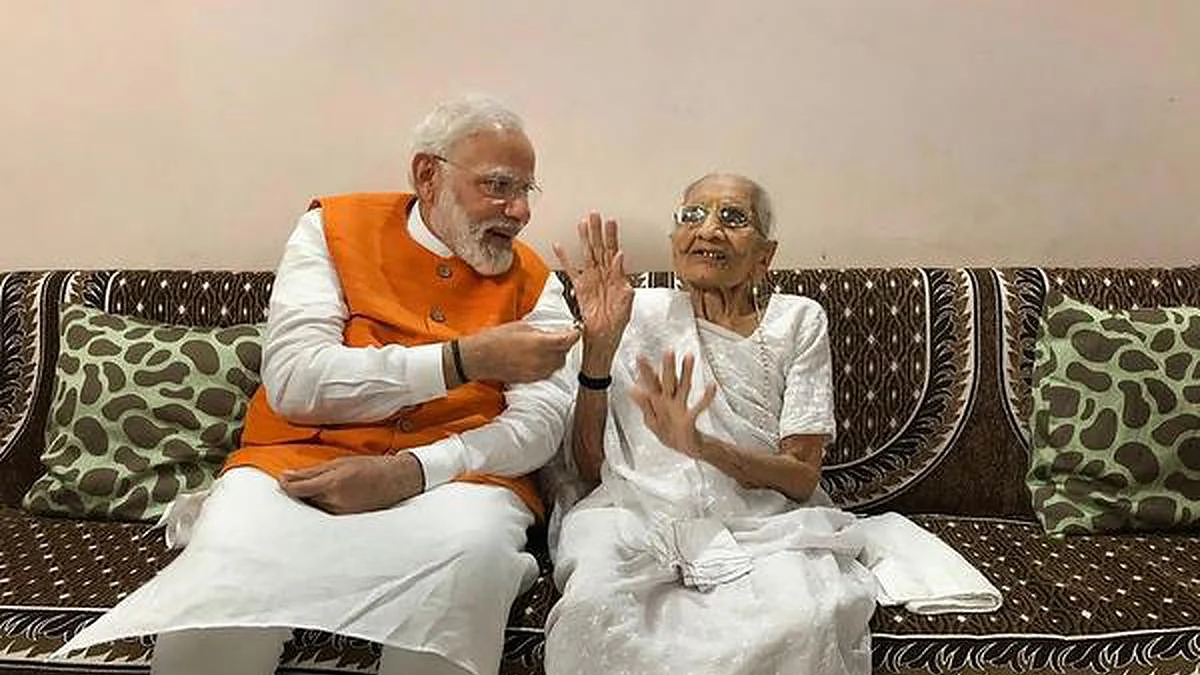 குஜராத் சாலைக்கு மோடியின் அன்னையின் பெயர்: 100-வது பிறந்தநாள் கொண்டாடும் ஹீராபெனுக்கு மரியாதை!