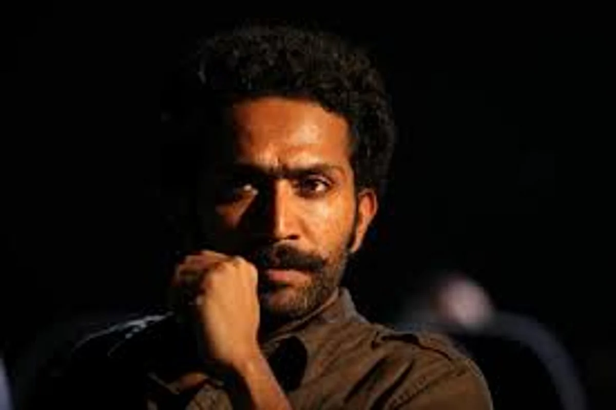 `சம்பளம் வாங்கிட்டு இப்படியா பேசறது?’- நடிகரை விளாசும் விஜய் ரசிகர்கள்!