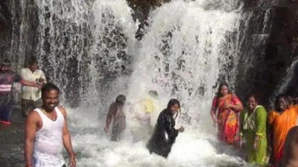 கும்பக்கரை இன்று போறீங்களா?: அப்ப கட்டாயம் அருவியில் குளிக்கலாம்!