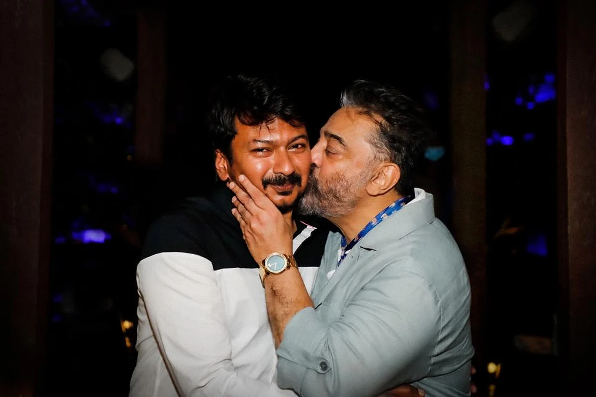 கமல்ஹாசன் திடீர் முத்த மழை! நெகிழ்ந்துபோன நடிகர்கள், இயக்குநர், இசையமைப்பாளர்