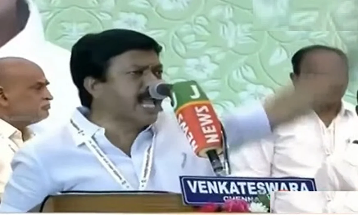 `இரட்டை தலைமையை ரத்து செய்யுங்கள்: ஒற்றைத் தலைமை வேண்டும்'- பற்றவைத்த சி.வி.சண்முகம்