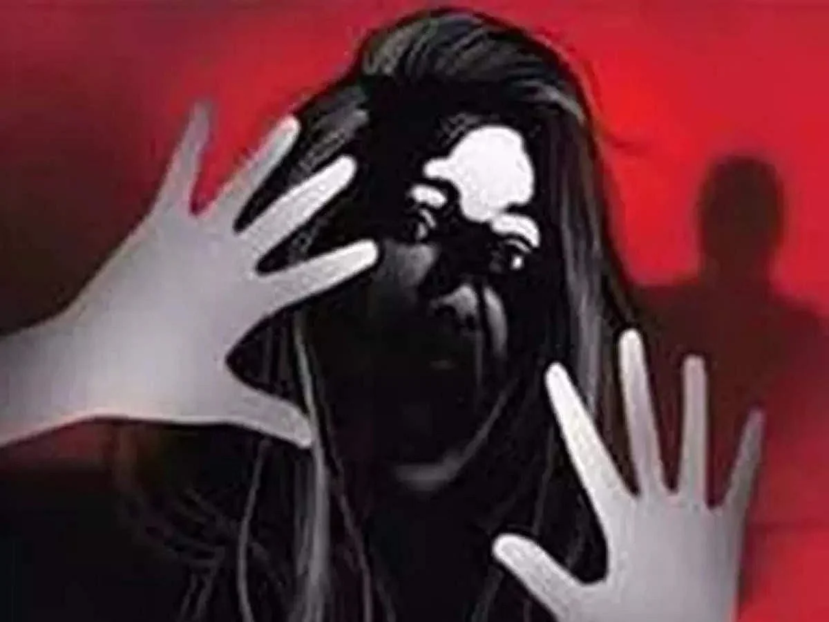 `நல்ல நண்பனாகப் பழகினார்; இப்படி செய்துவிட்டார்'- கூட்டு பாலியல் வன்கொடுமையால் பாதிக்கப்பட்ட பெண் கண்ணீர்