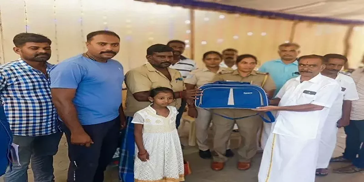 கண்ணீருடன் நின்றுகொண்டிருந்த மணமகளின் பெற்றோர்: நகையுடன் வந்து இன்ப அதிர்ச்சி கொடுத்த ஆட்டோ ஓட்டுநர்!