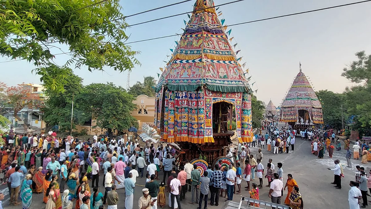 திருநள்ளாறு தர்பாரண்யேஸ்வரர் கோயில் தேரோட்டம்... பக்தர்கள் உற்சாகம்!