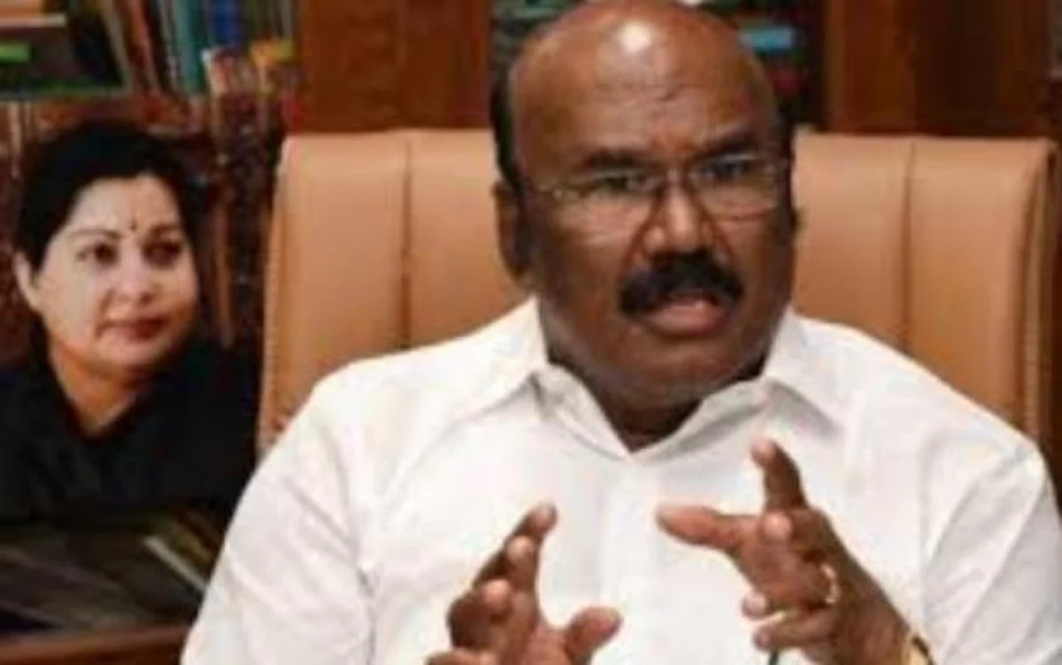 ‘அந்தம்மா திரும்பத் திரும்பப் பேசுறாங்க’!: வடிவேலுவுடன் சசிகலாவை ஒப்பிட்ட முன்னாள் அமைச்சர் ஜெயக்குமார்!