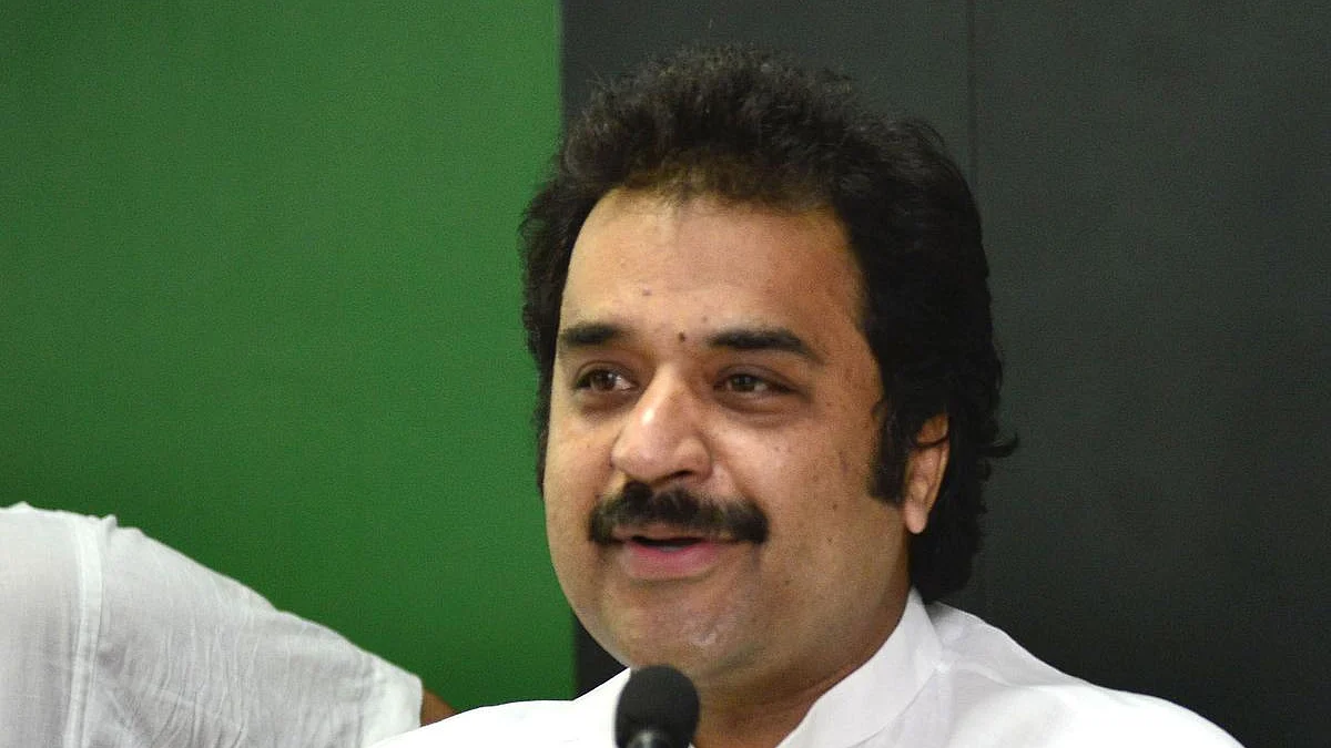 ‘காங்கிரஸில் சிலருக்கு மட்டுமே விதிமுறை... மற்றவர்களுக்கு விதிவிலக்கு’ - கட்சிப் பொறுப்பிலிருந்து நீக்கப்பட்ட எம்எல்ஏ கடும் தாக்கு!