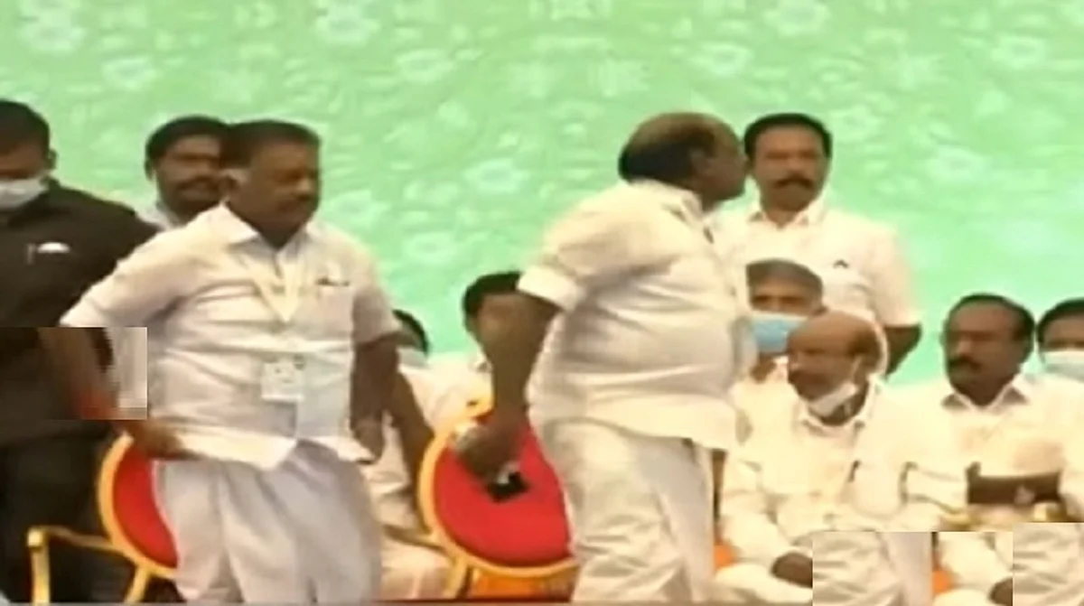 சி.வி.சண்முகம் செயலால் ஓபிஎஸ் வெளிநடப்பு: களேபரத்துடன் முடிந்தது அதிமுக பொதுக்குழு