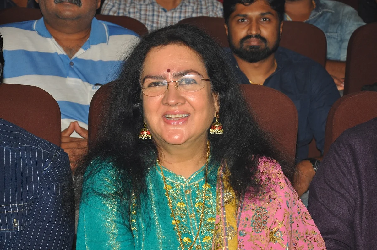 ’என் மதிப்பை எனக்கு ஞாபகப்படுத்துவது அவர்தான்’ - ஊர்வசி நெகிழ்ச்சி!