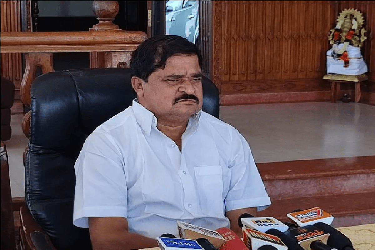 `நீங்க இரண்டு பேரும் ஒதுங்கிக் கொள்ளுங்கள்'- ஓபிஎஸ், ஈபிஎஸ்ஸுக்கு எதிராக கொந்தளிக்கும் முன்னாள் எம்எல்ஏ ஆறுகுட்டி