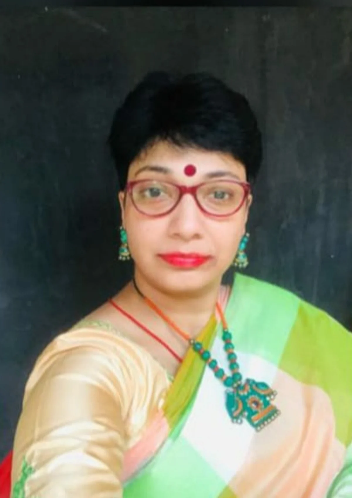 `என் புகழுக்கு கிருஷ்ணபிரசாத் கலங்கம் ஏற்படுத்துகிறார்'- சென்னை காவல் ஆணையரிடம் நடிகை மதுவந்தி புகார்
