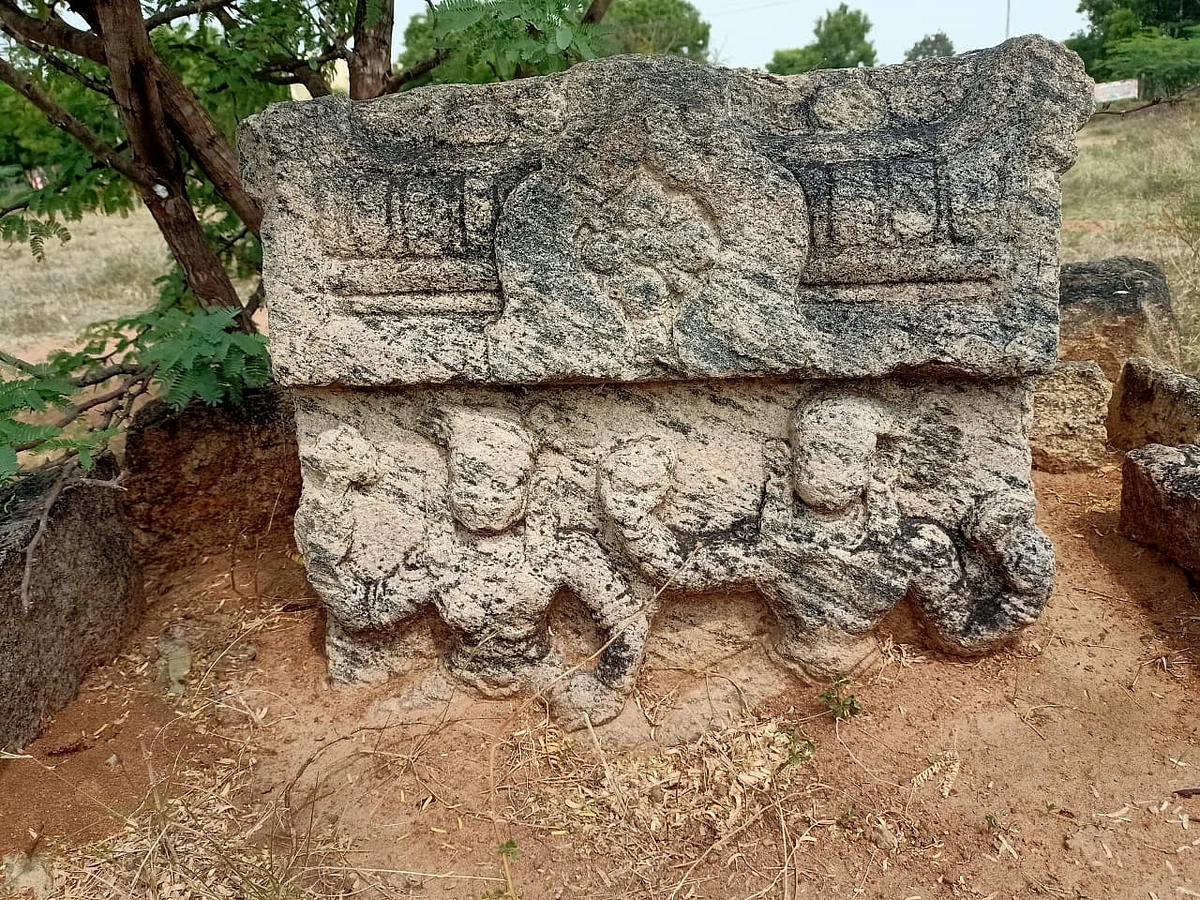 மதுரை அருகே 400 ஆண்டுகள் பழமையான மாலைக்கோயில்!