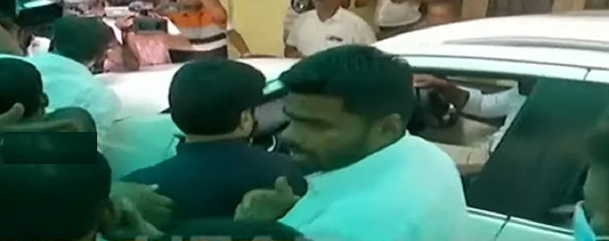 ஓபிஎஸ்- ஈபிஎஸ்ஸுடன் அடுத்தடுத்து பாஜக மேலிட பொறுப்பாளர் திடீர் சந்திப்பு!- என்ன காரணம்?