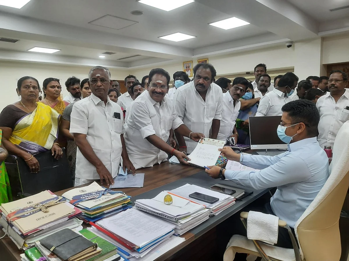 'சார் நீங்க எளிமையாக, ஸ்மார்ட்டா, இளமையாக இருக்கிறீர்கள்': கார்ப்பரேஷன் கமிஷனருக்கு ஐஸ் வைத்த செல்லூர் ராஜூ