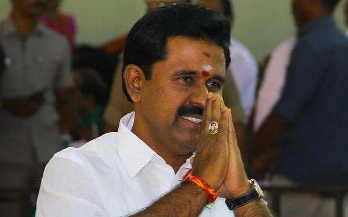 முன்னாள் அமைச்சர் காமராஜ் வீட்டில் நடந்த சோதனையில் சிக்கியது என்ன?- பட்டியல் போட்டது லஞ்ச ஒழிப்புத்துறை!