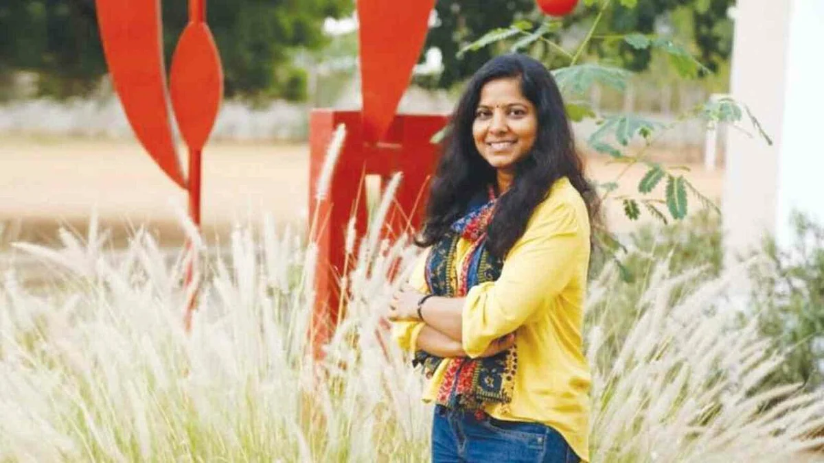 'காளி' சர்ச்சை போஸ்டர் : லீனா மணிமேகலை மீது டெல்லியைத் தொடர்ந்து உ.பியிலும் வழக்கு