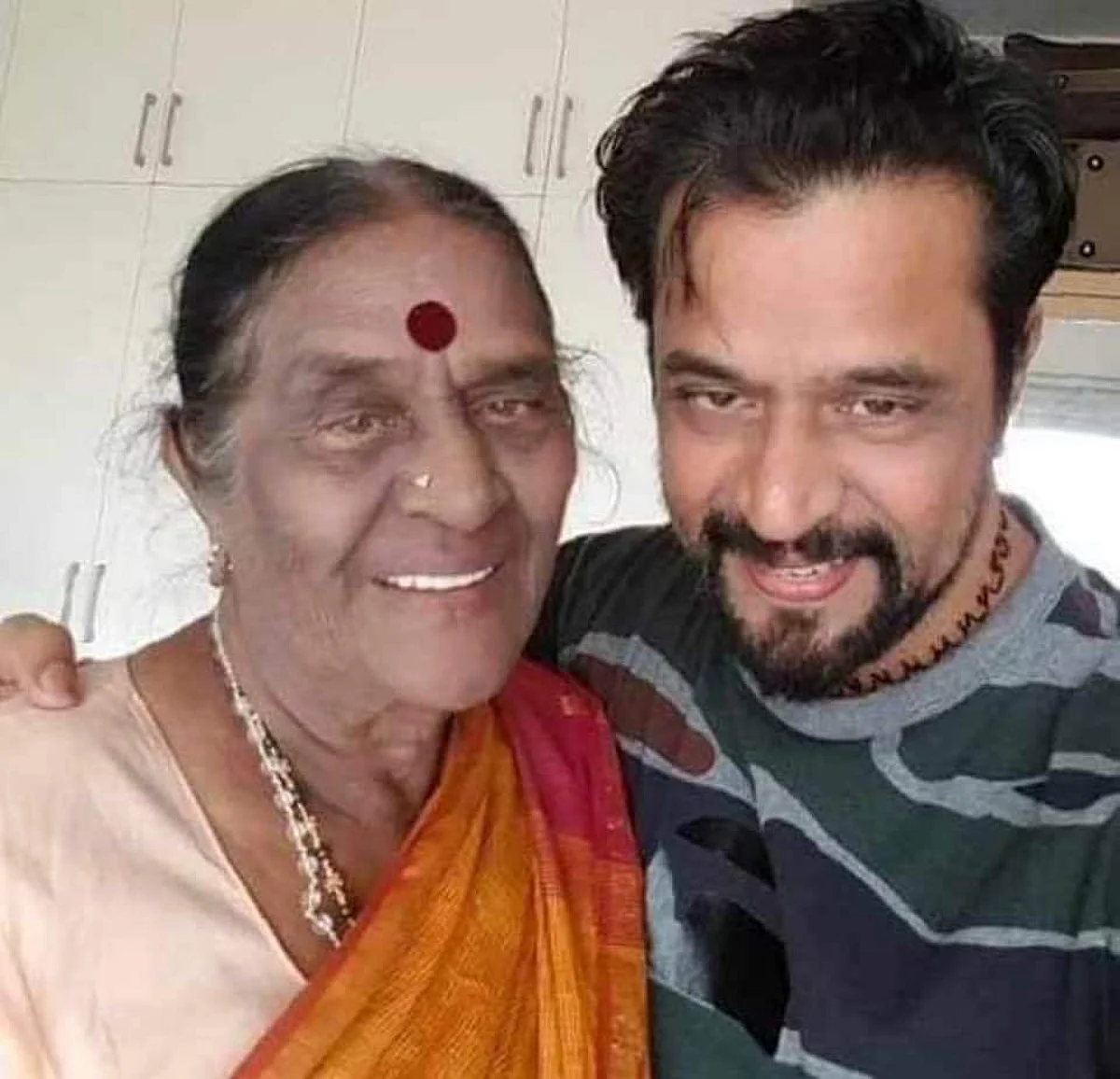 நடிகர் அர்ஜுனின் தாயார் லட்சுமி தேவம்மா காலமானார்