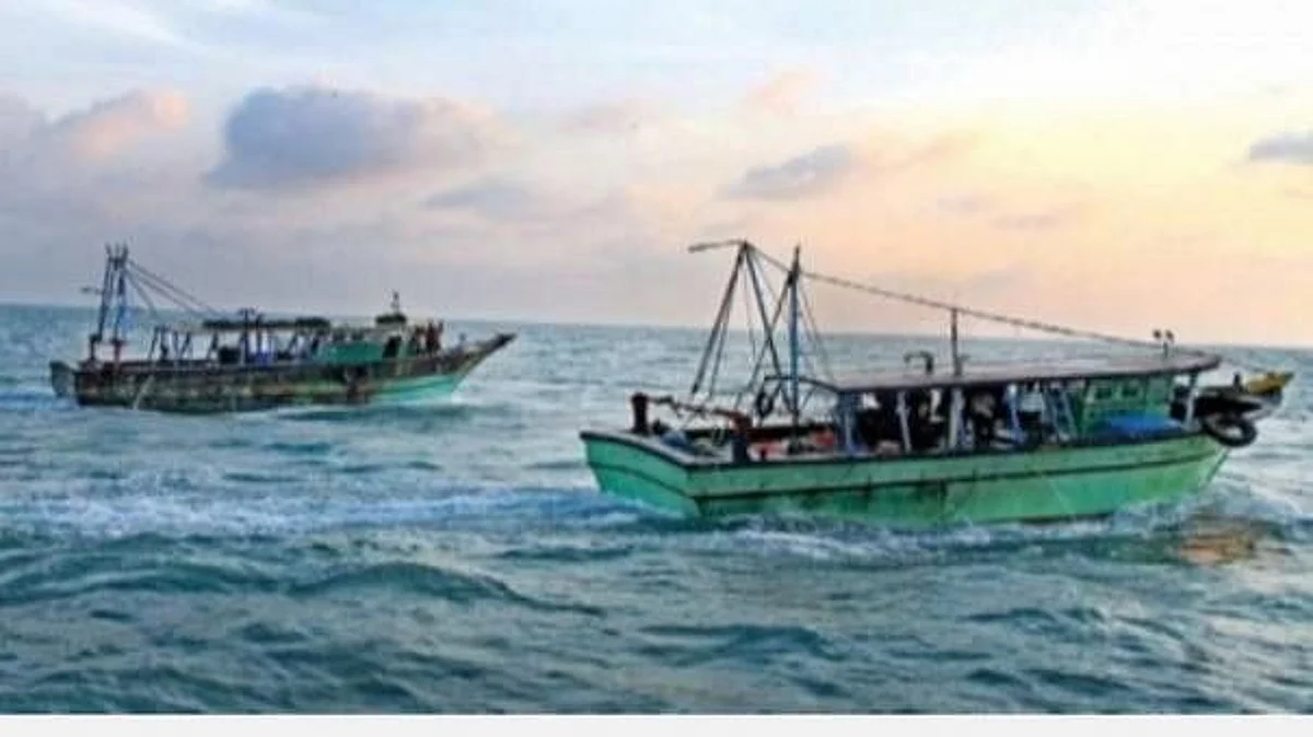 எல்லை தாண்டியதாக கைது செய்யப்பட்ட 12 இந்திய மீனவர்கள் விடுதலை