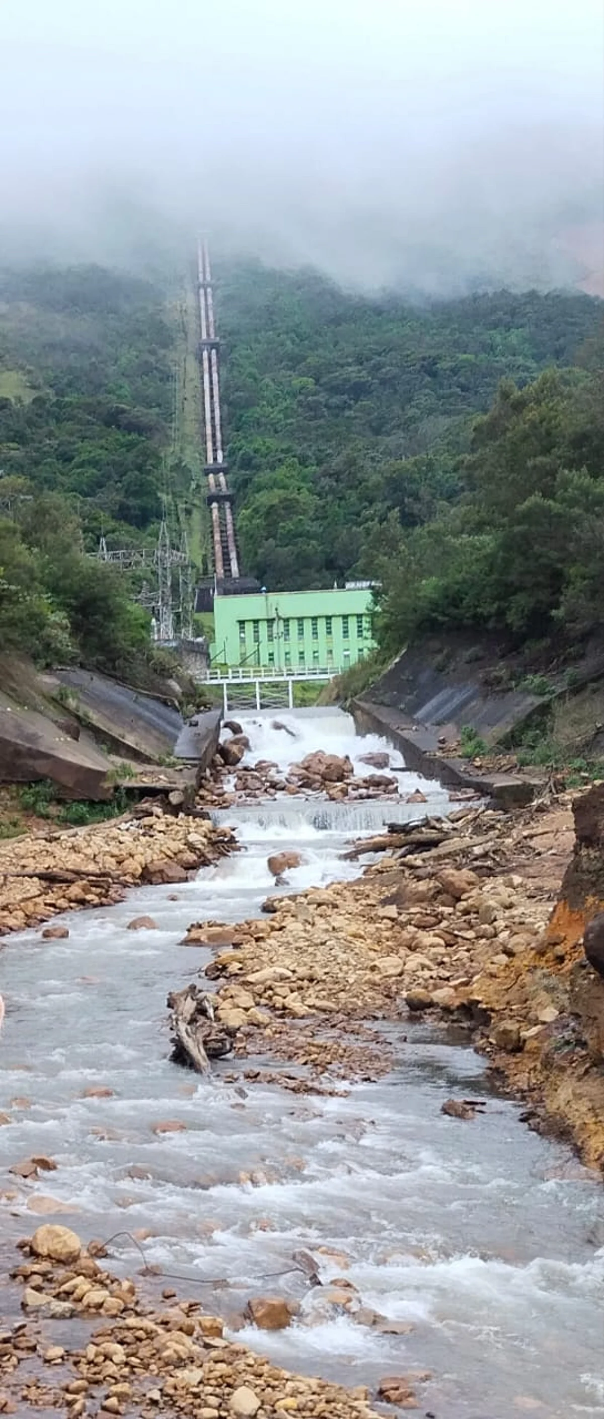 நீலகிரியில் தொடரும் கனமழை... வேகமாக உயரும் நீர்மட்டம்: திறக்கப்படுகிறது அணைகள்!