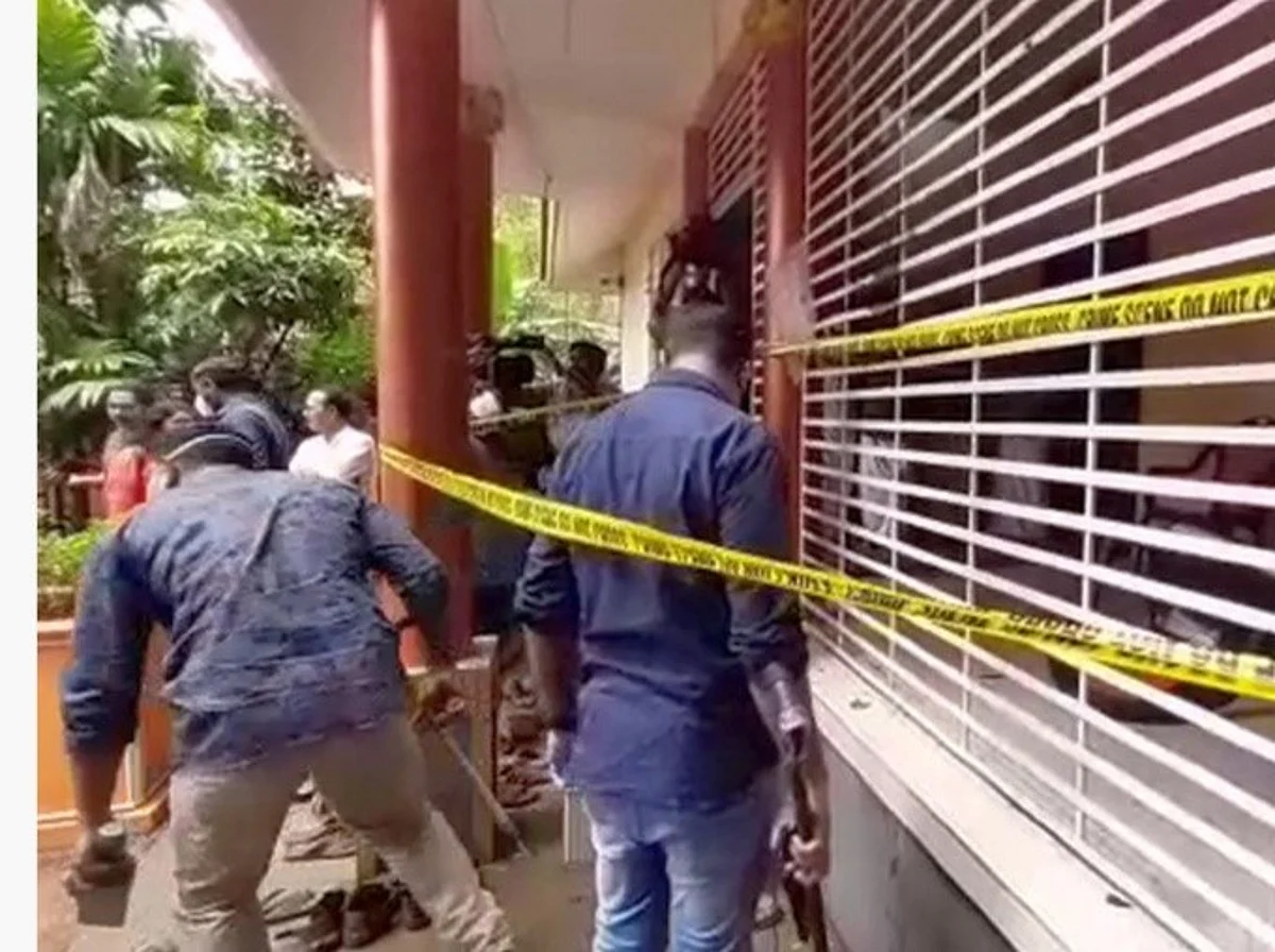 ஆர்எஸ்எஸ் அலுவலகத்தில் குண்டு வீச்சு: கேரளாவில் நடந்த பயங்கரம்