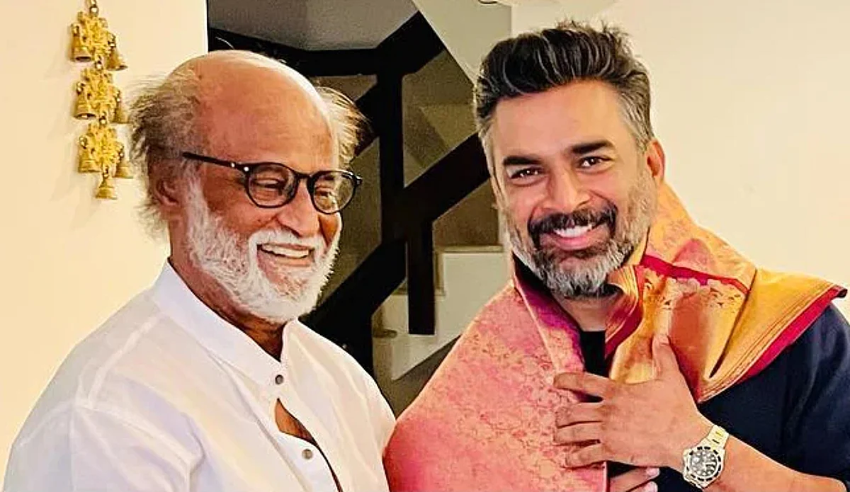 ரஜினியின் காலைத் தொட்டு ஆசி பெற்ற மாதவன்: வைரலாகும் வீடியோ