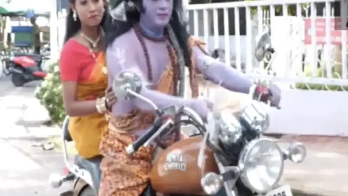 சிவன் வேடமிட்டு போராடியவர் கைது: பின்னணியில் காளி போஸ்டர் விவகாரமா?