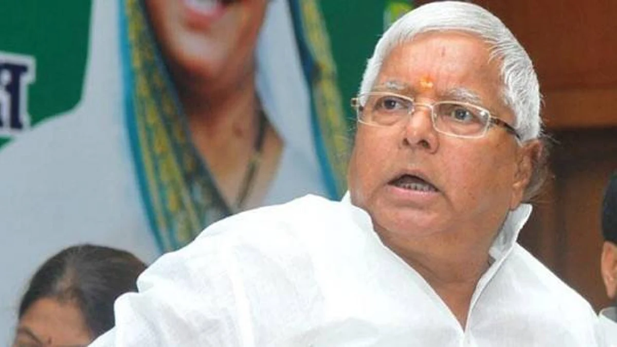 மாடிப்படியில் தவறிவிழுந்து தோள் எலும்பு முறிவு... மருத்துவமனையில் அனுமதிக்கப்பட்ட லாலு!