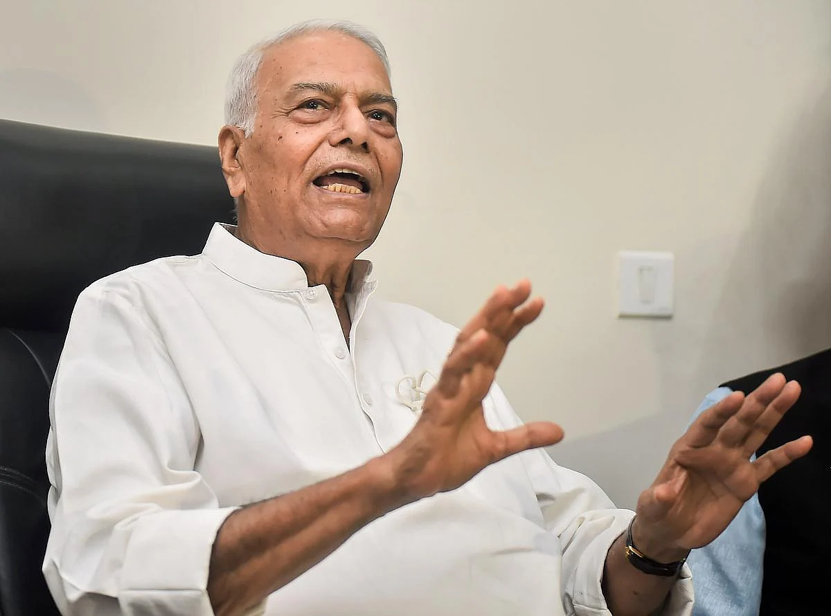 ‘அமைதியான குடியரசுத் தலைவர் நாட்டுக்கு தேவையில்லை’ - அதிரடியாக விளாசும் யஷ்வந்த் சின்ஹா