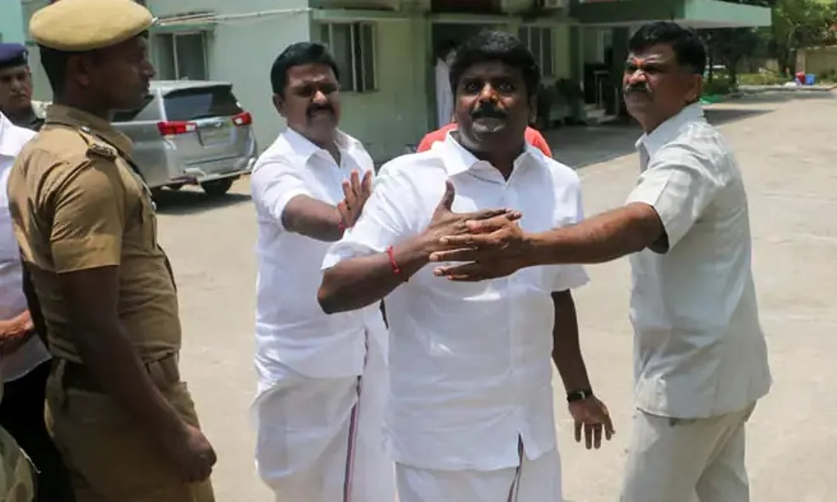 விஜயபாஸ்கர், முன்னாள் டிஜிபி மீது நடவடிக்கை எடுக்கலாம்: சிபிஐக்கு தமிழக அரசு அனுமதி