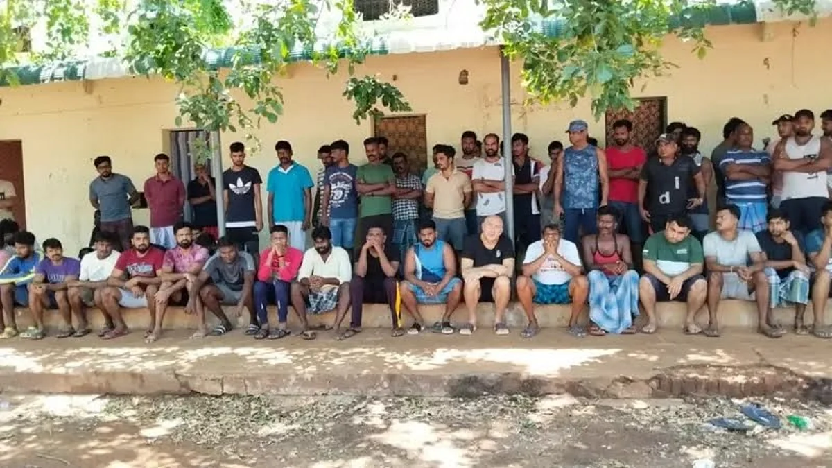 சிறப்பு முகாமில் உள்ளவர்கள்