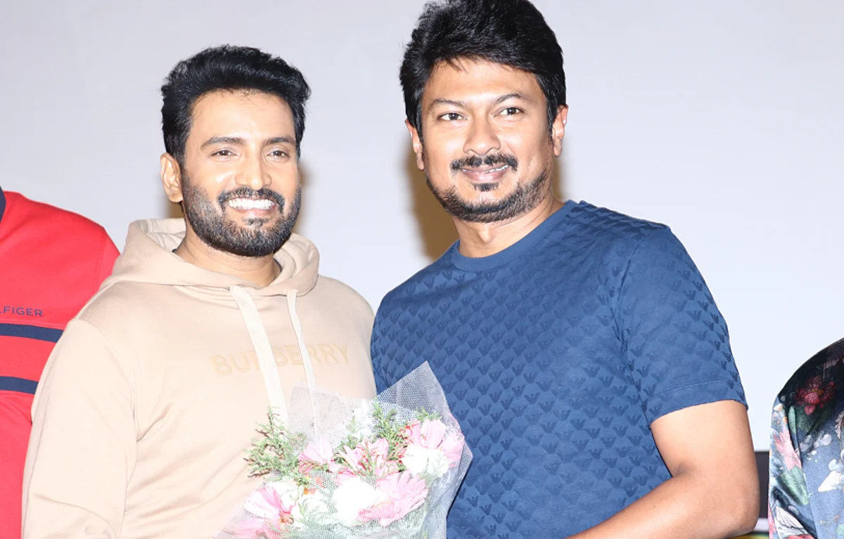 `பார்த்தா’ சந்தானத்துக்காக பார்க்காமலே வாங்கிய படம் `குலுகுலு’: உதயநிதி