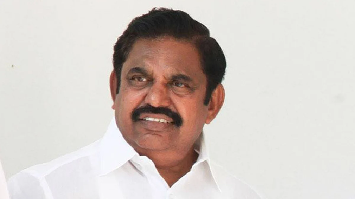முன்னாள் அமைச்சர்கள் புடை சூழ ஜெயலலிதா நினைவிடத்தில் ஈபிஎஸ் மலரஞ்சலி!