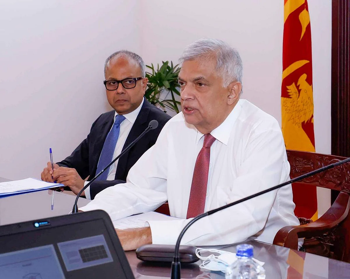 இலங்கை பிரதமர் ரணில் விக்கிரமசிங்க வீட்டிற்கு தீ வைப்பு: போராட்டக்காரர்கள் ஆவேசம்