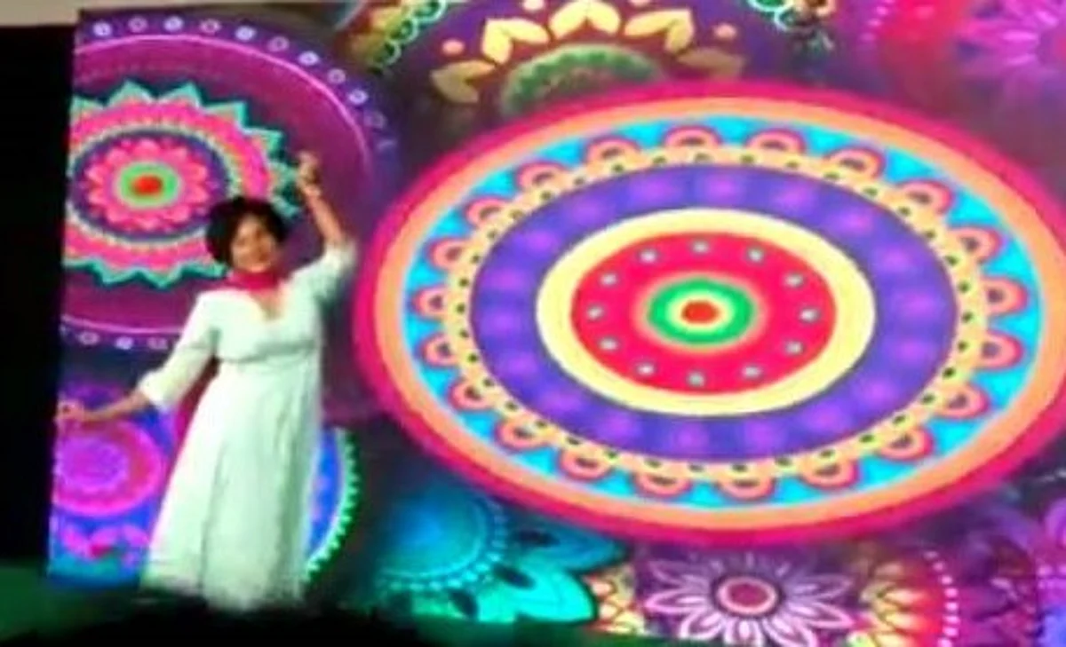 மாணவர்கள் கோரிக்கை உடனடி நிறைவேற்றம்... ரஜினி படப்பாடலுக்கு நடனமாடிய கலெக்டர்: வைரலாகும் வீடியோ
