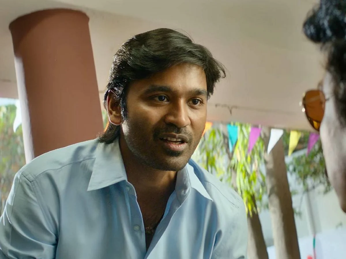 படிப்புங்கறது பிரசாதம் மாதிரி கொடுங்க, பைவ் ஸ்டார் ஓட்டல் சாப்பாடு மாதிரி விற்காதீங்க: அரசியல் பேசும் தனுஷின் 'வாத்தி'